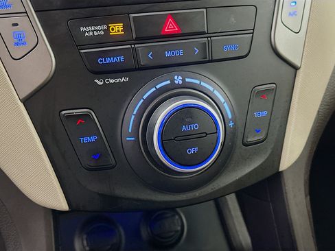 Used 2017 Hyundai Santa Fe Sport 2.0T FWD image 23