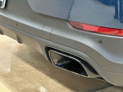 Used 2024 Porsche Cayenne image 30