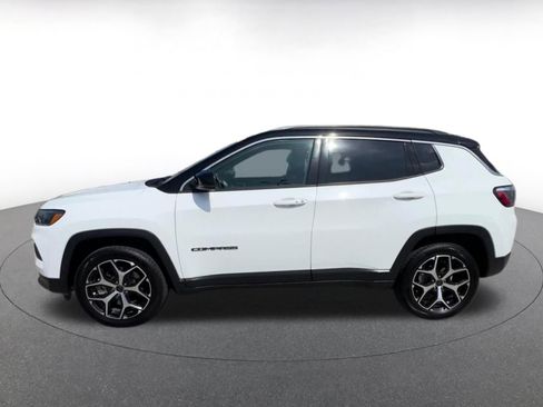 Used 2025 Jeep Compass Limited AWD/4WD image 9