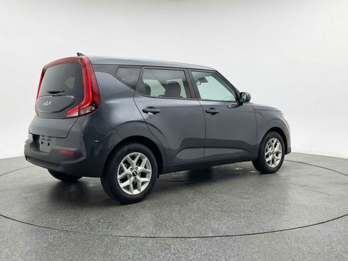 Used 2025 Kia Soul LX w/ LX Technology Package FWD image 9