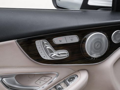 Used 2018 Mercedes-Benz C 300 Cabriolet image 38