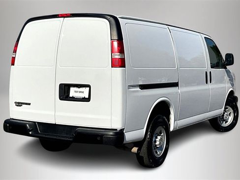 Certified 2022 Chevrolet Express 2500 w/ Driver Convenience Package image 6