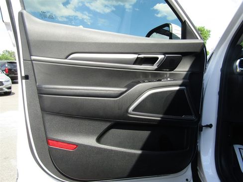 Used 2022 Kia Telluride S image 16