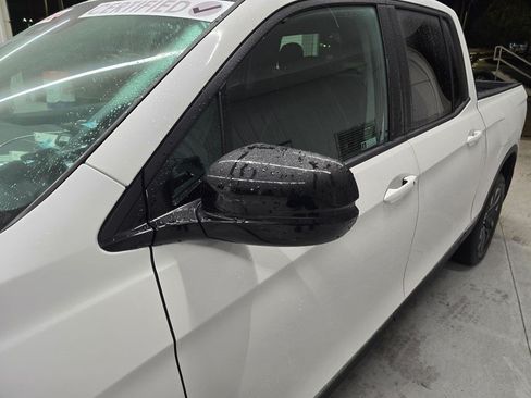 Used 2023 Honda Ridgeline Sport image 11