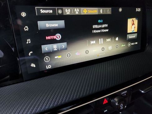Certified 2025 Nissan Kicks SR FWD image 17