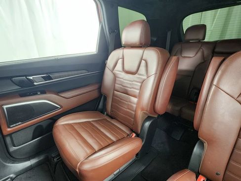 Used 2023 Kia Telluride SX Prestige AWD/4WD image 14