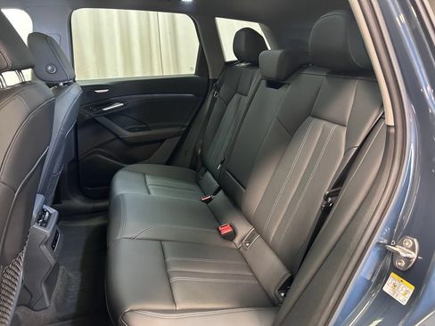 Used 2025 Audi Q6 e-tron Premium Plus w/ Premium Plus AWD/4WD image 19