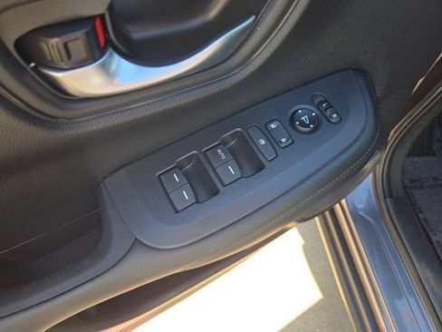 Used 2025 Honda HR-V LX image 14