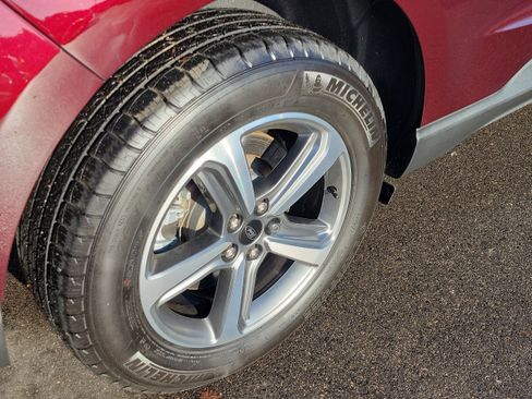 Used 2024 Ford Edge SEL w/ Convenience Package image 5