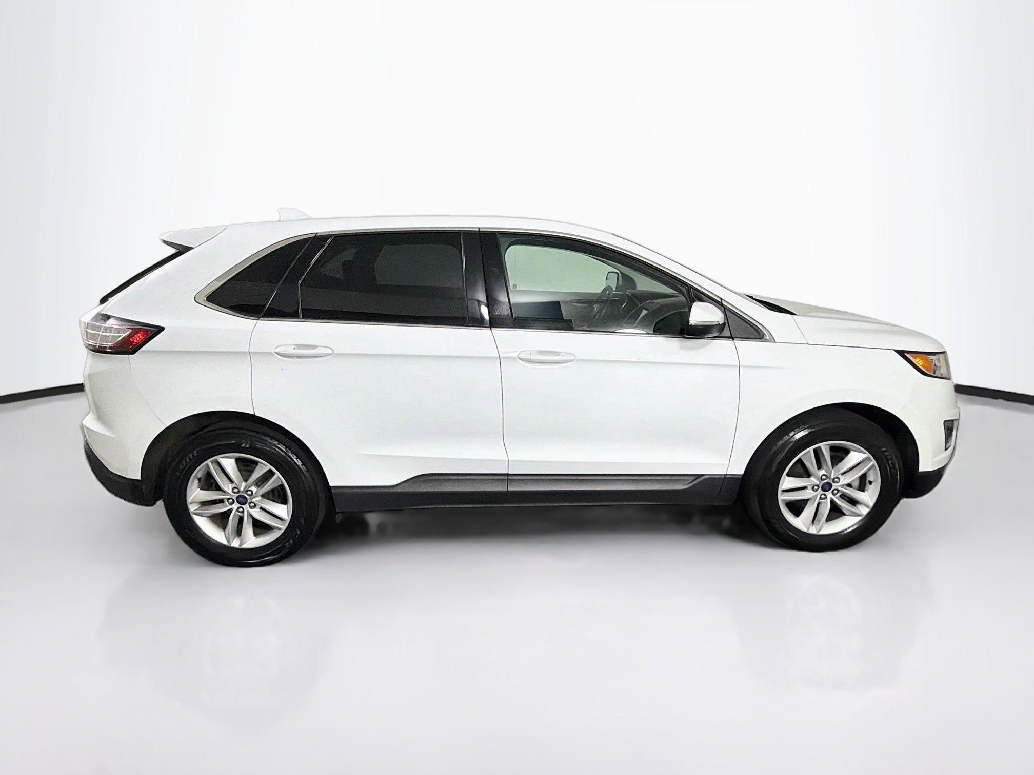 Used 2018 Ford Edge SEL w/ Equipment Group 201A FWD image 10