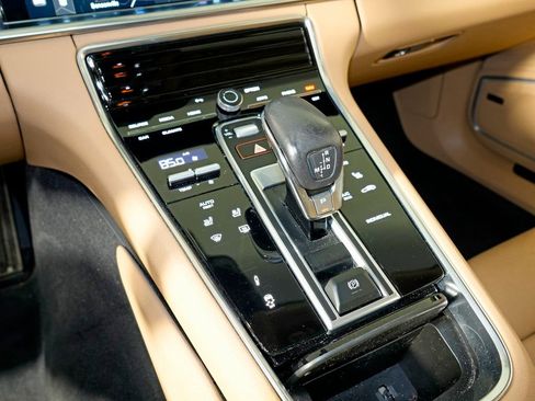 Certified 2023 Porsche Panamera 4 Platinum Edition image 29