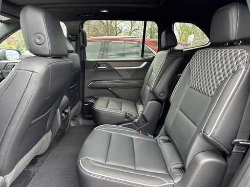 New 2026 GMC Acadia Denali w/ Super Cruise Package FWD image 9