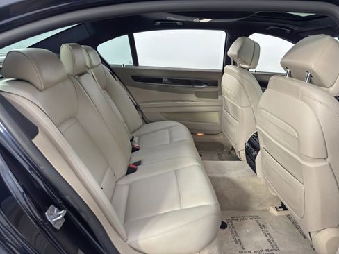 Used 2013 BMW 750Li image 40