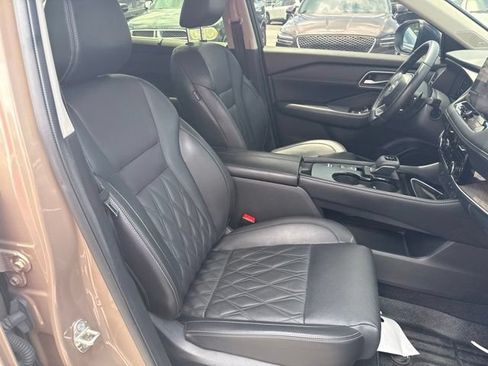 Used 2024 Nissan Rogue Platinum w/ Platinum Premium Package FWD image 13