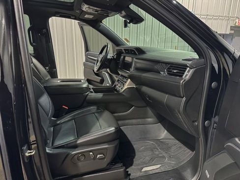 Used 2023 GMC Yukon Denali w/ Advanced Technology Package image 27
