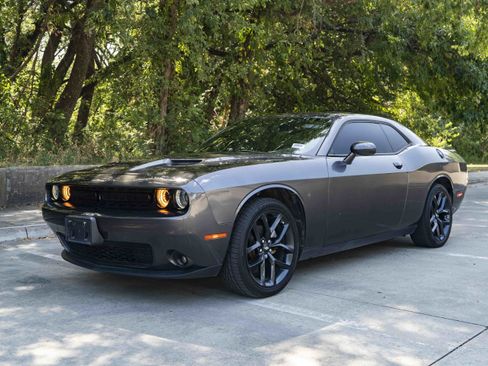 Used 2022 Dodge Challenger SXT w/ Blacktop Package RWD image 5