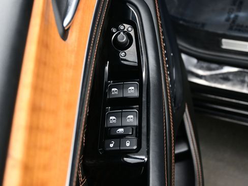 Used 2025 Jeep Grand Cherokee L Summit image 10