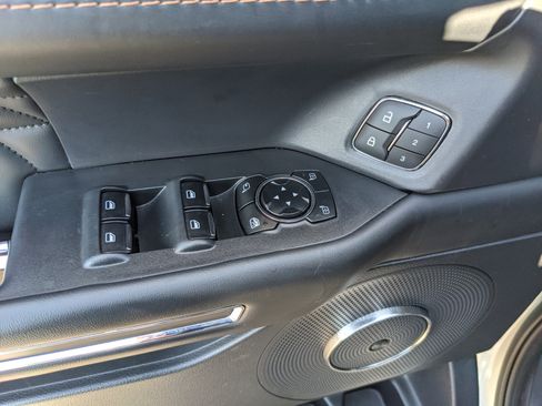 Used 2024 Ford Expedition Platinum image 22