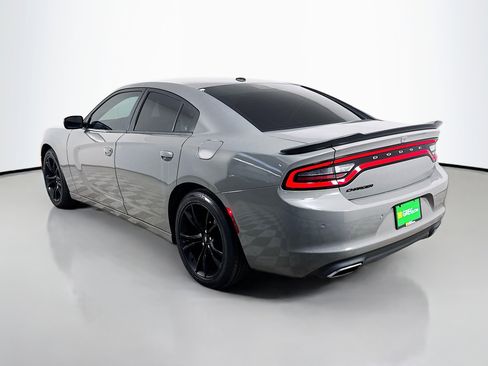 Used 2018 Dodge Charger SXT w/ Blacktop Package RWD image 7