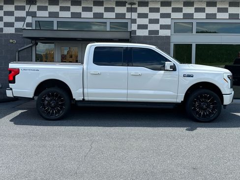 Used 2025 Ford F150 Lightning Platinum AWD/4WD image 2
