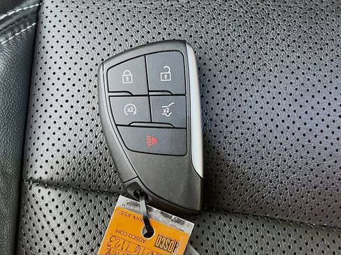 Used 2021 Buick Envision Essence AWD/4WD image 29