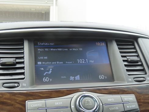 Used 2017 Nissan Armada Platinum w/ Interior Lighting Package RWD image 32
