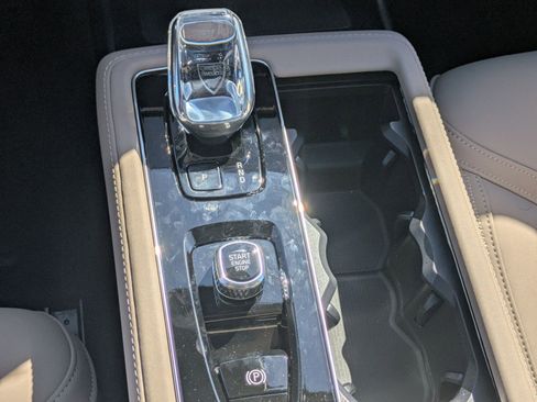 New 2026 Volvo XC90 B5 Core AWD/4WD image 14