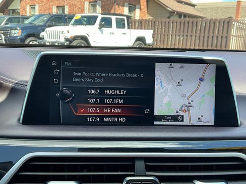 Used 2017 BMW 750i RWD image 21