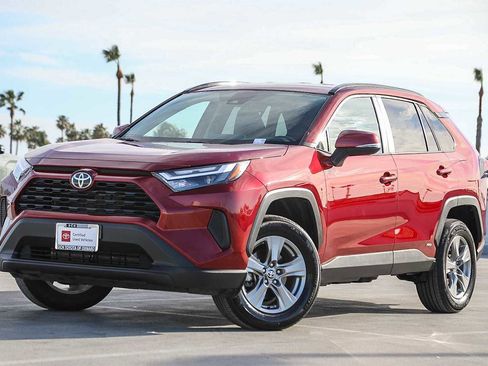 Certified 2025 Toyota RAV4 XLE image 1