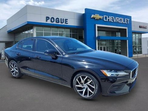 Used 2020 Volvo S60 T5 Momentum w/ Protection Package FWD image 1