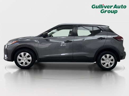 Used 2022 Nissan Kicks S FWD image 3