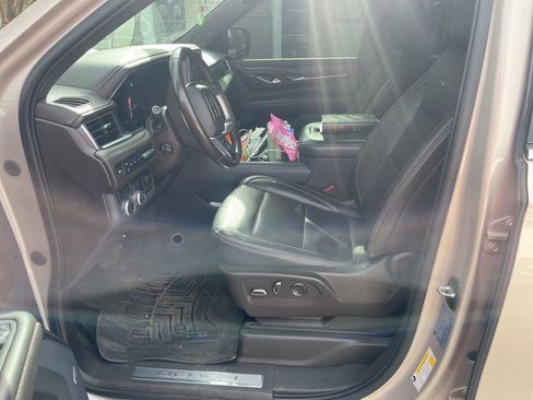 Used 2021 GMC Yukon XL Denali w/ Denali Premium Package image 4