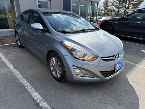Used 2015 Hyundai Elantra SE w/ Option Group 02 image 4