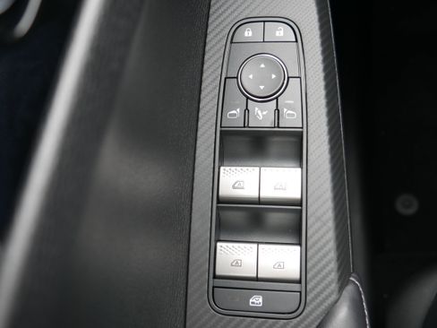 Used 2025 Mitsubishi Outlander AWD image 28