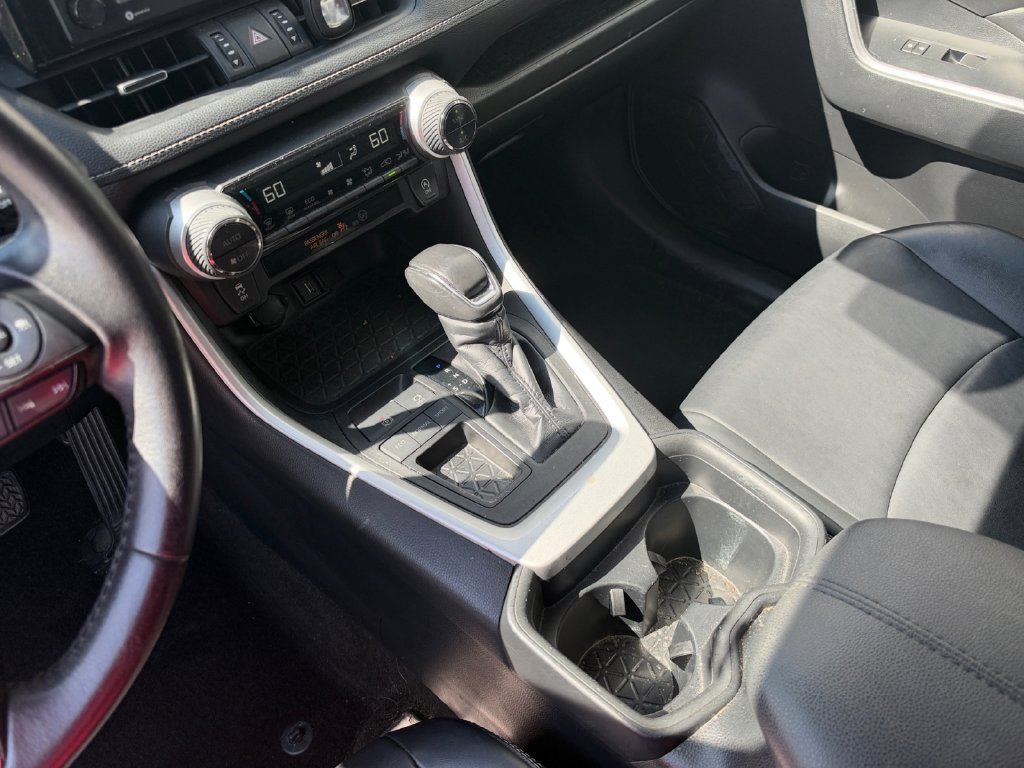 Used 2020 Toyota RAV4 XLE Premium FWD image 15