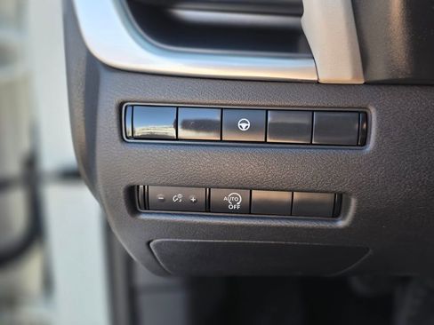 Used 2023 Nissan Rogue SV FWD image 36