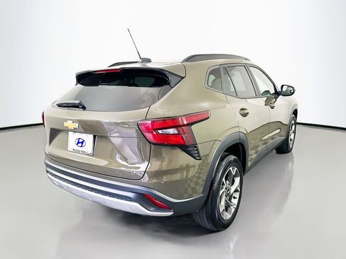 Used 2024 Chevrolet Trax LT image 5