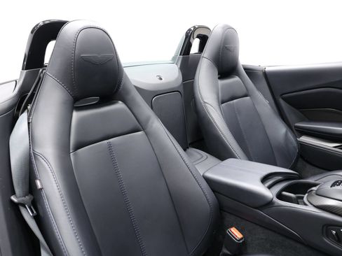 Used 2023 Aston Martin V8 Vantage Roadster RWD image 62