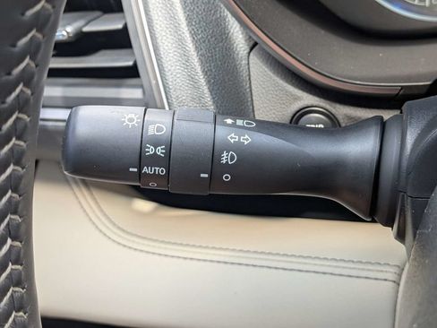 Used 2022 Subaru Ascent Touring AWD/4WD image 32