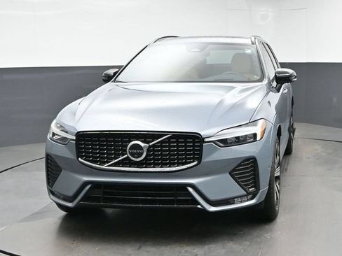 Used 2023 Volvo XC60 B6 Ultimate w/ Protection Package Premier AWD/4WD image 3