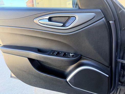 Used 2019 Alfa Romeo Giulia AWD w/ Quick Order Package 22J Sport image 22