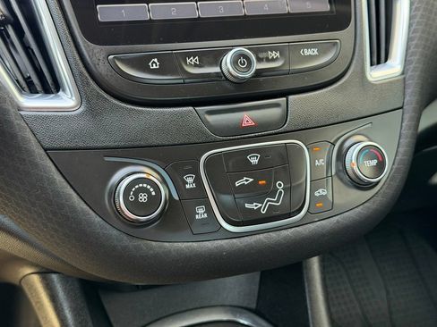 Used 2018 Chevrolet Malibu LT FWD image 14