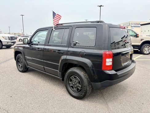 Used 2016 Jeep Patriot Sport w/ Power Value Group FWD image 4