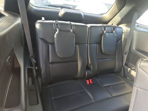 Used 2025 Ford Explorer ST-Line w/ ST-Line Street Pack AWD/4WD image 15