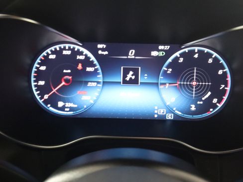 Used 2022 Mercedes-Benz GLC 300 4MATIC image 16