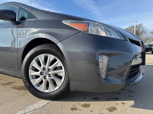 Used 2012 Toyota Prius Prime Plug-In Hybrid image 3