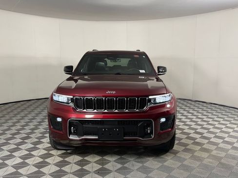 Certified 2023 Jeep Grand Cherokee Overland w/ Luxury Tech Group IV AWD/4WD image 12