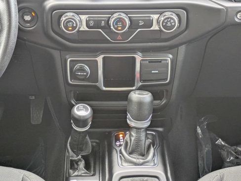 Used 2021 Jeep Wrangler Unlimited Sport AWD/4WD image 18