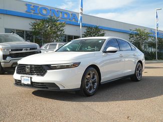 Used 2024 Honda Accord EX video 1