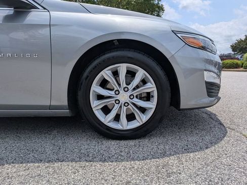 Used 2025 Chevrolet Malibu LT FWD image 11